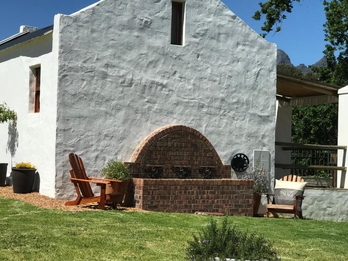Raithby Winelands Historical Cottage Exterior photo